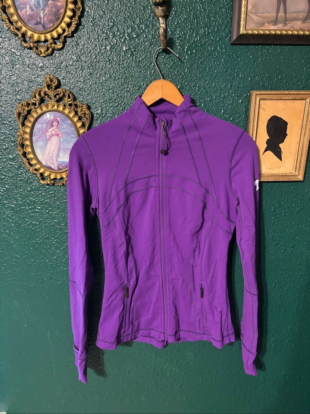 LULULEMON PURPLE TCU TEXAS CHRISTIAN UNIVERSITY DEFINE JACKET SIZE 2